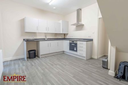 1 bedroom in a house share to rent - Photo 3