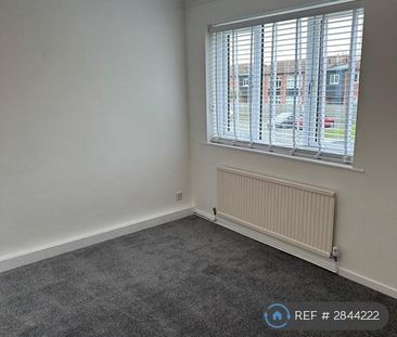 3 bedroom end of terrace house to rent - Photo 3