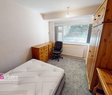 2 bedroom semi-detached bungalow to rent - Photo 2