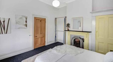 Caversham Beauty - Photo 2