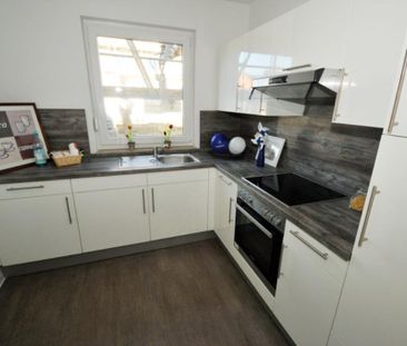 Große und komfortable 2-Zimmer-Wohnung mit Aufzug und EBK! - Photo 3