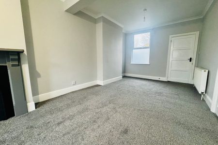 Cromwell Road - Photo 2