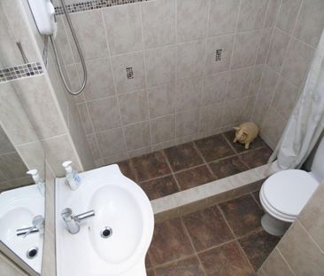2 bedroom semi-detached house to rent - Photo 2