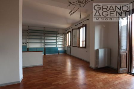 Appartamento in Affitto - Photo 2