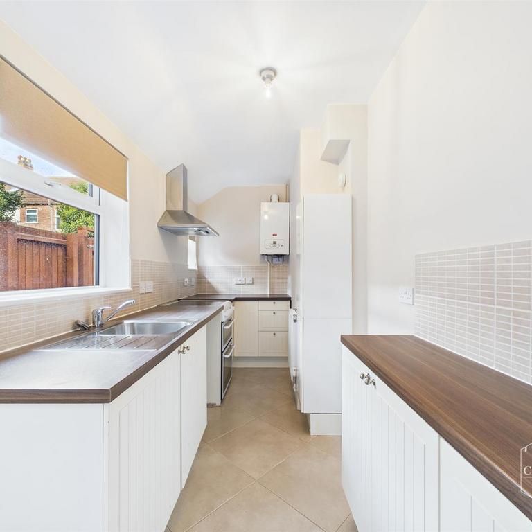 3 bedroom terraced house to rent - Photo 1