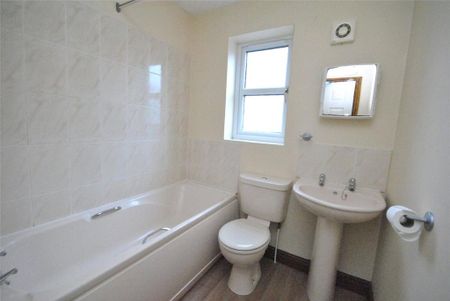 2 bedroom end of terrace house to rent - Photo 5