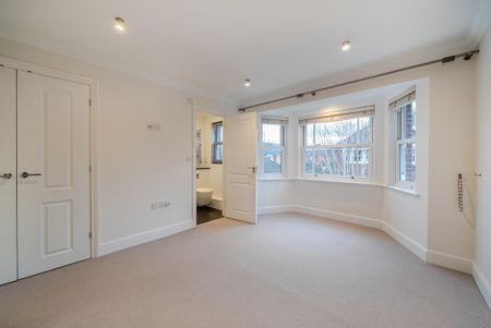 4 bedroom semi-detached house to rent - Photo 5