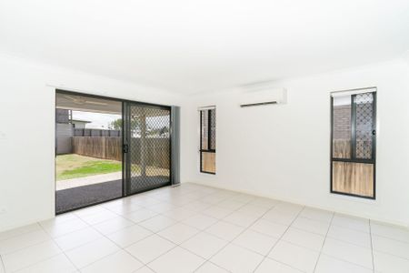 4 Bedroom Family Home located in Springfield Rise - Available January 2026! - Photo 4