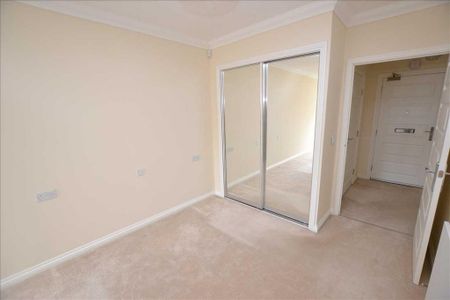 1 bedroom retirement property to rent - Photo 3