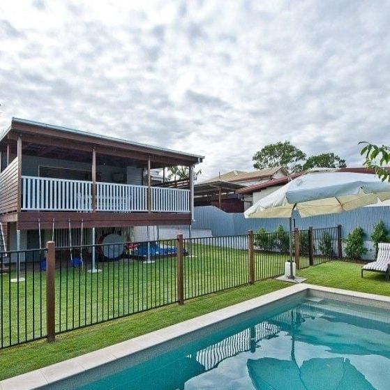 QLD Cottage With Large Entertainers Deck Overlooking the Stunning In-Ground Pool!. - Photo 1