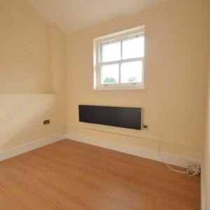 1 bedroom property to rent in Addlestone - Photo 2