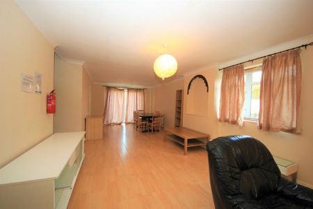 Waterbrook Lane, Hendon, NW4 - Photo 2