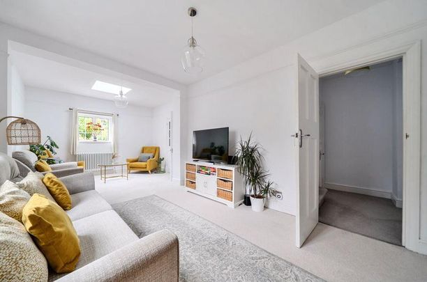 5 bedroom character property to rent - Photo 1