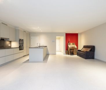 Gelijkvloers appartement met tuintje in centrum Sint-Antonius - Foto 1