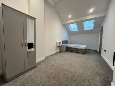 1 bedroom in a flat share to rent - Photo 4