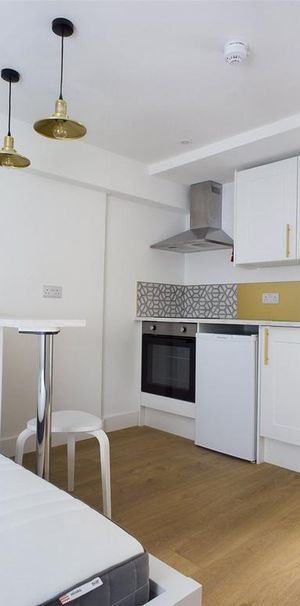 Studio to rent - Photo 1