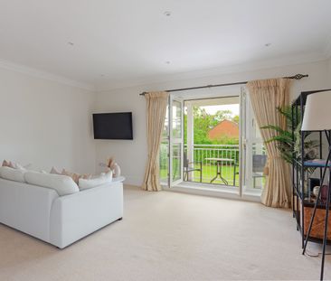 Queensborough House North, 16 Oatlands Chase, Weybridge, KT13 flat ... - Photo 1