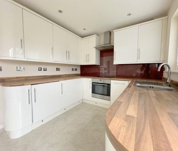 Semi Detached House - Photo 6