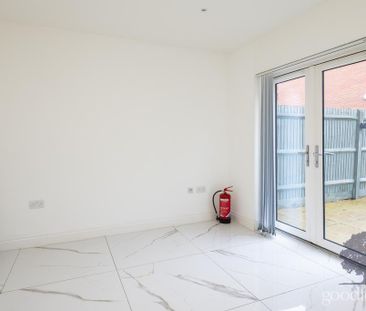 4 bedroom terraced house to rent - Photo 2