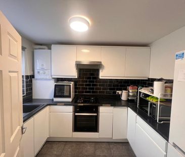 2 bedroom flat to rent - Photo 5