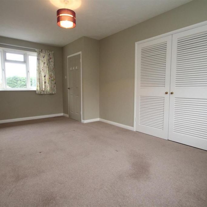 4 bedroom detached house to rent - Photo 1