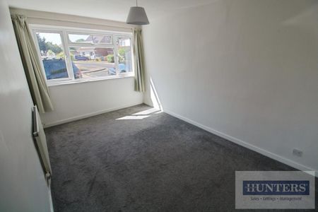 2 bedroom Flat To Let Total Size: 692 SQ FT - Photo 2