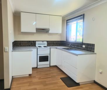 Relaxed 1 Bedder with Garage - Photo 5