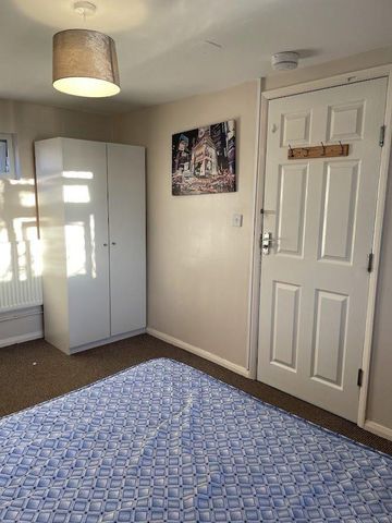 1 bedroom semi-detached house to rent - Photo 4