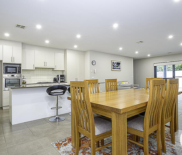 125 Kambalda Cres,Fisher - Photo 2