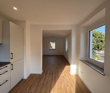 Erstbezug nach Sanierung: Moderne 2,5-Zimmer-Wohnung im EG in Augsb... - Foto 1