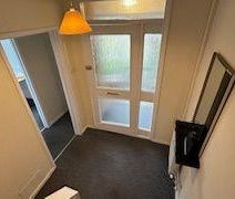 4 bedroom semi-detached house to rent - Photo 4
