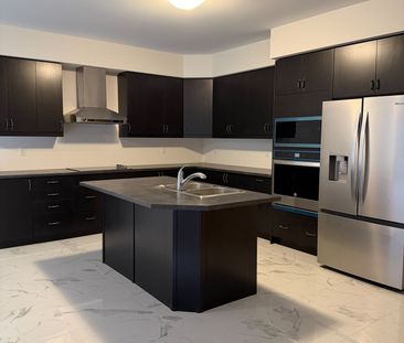 For Lease - 7 Mckernan Avenue, Brantford, Ontario - Photo 1