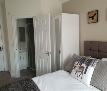 1 bedroom in a house share to rent - Photo 3