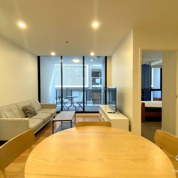 LUXURY FURNISHED APARTMENT IN THE HEART OF TRENDY SOUTH BRISBANE - Photo 1