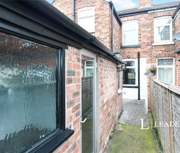 3 bedroom house to rent Flag Lane, CW1 - Photo 2