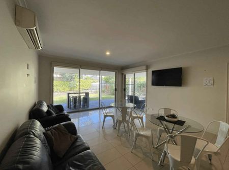Room 8 (Non Ensuite) - Photo 4