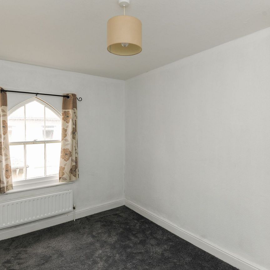 3 bedroom Terraced House to rent - Photo 1