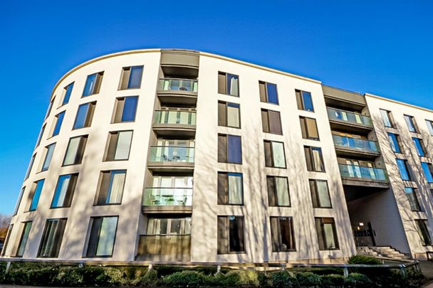 A 1 Bedroom Flat in St James Walk GL50 3UB - Photo 1
