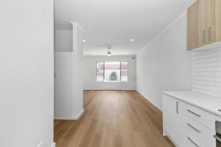 Stylish city to sea living - Photo 2