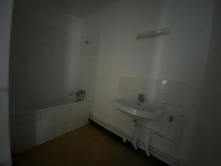 Location Appartement 4 pièces 72m² VALENCE 26000 - Photo 5