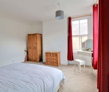 3 bedroom end of terrace house to rent - Photo 4