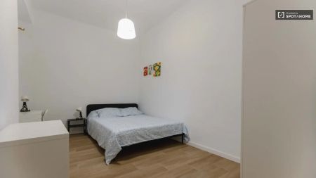 Room in a shared 8-bedroom apartment for rent in Arrancapins, professionals and students. - Foto 2