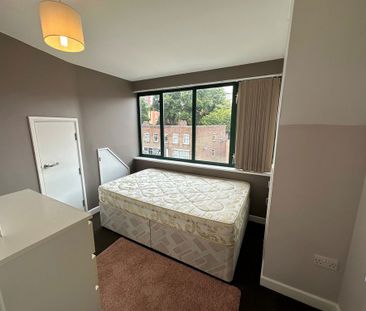 Apartment 6 Hand In Heart - Photo 3