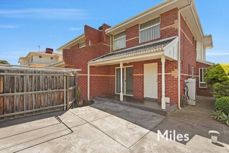 3/99 Rathcown Road, Reservoir - Photo 3