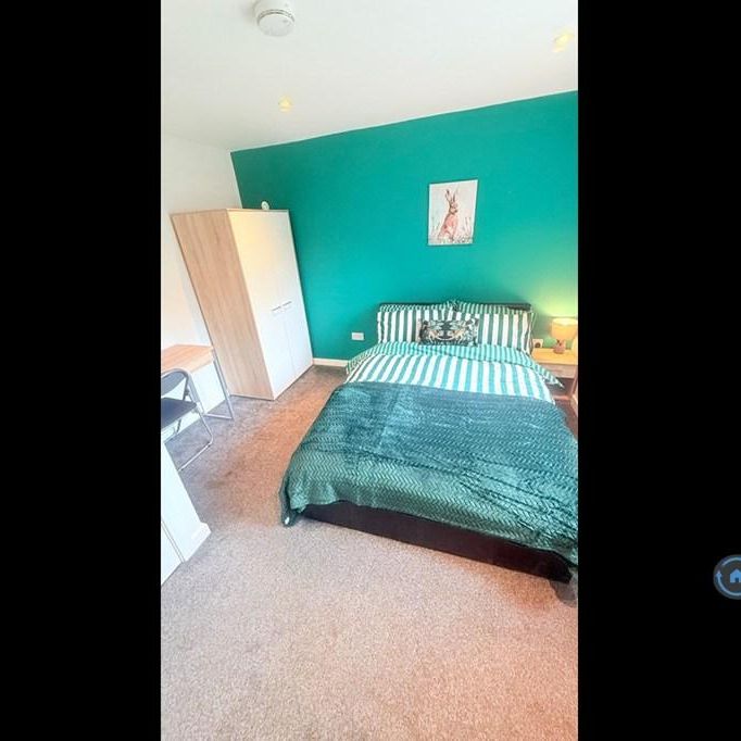 1 bedroom in a house share to rent - Photo 1