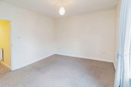 2 Bedroom Terraced House with Enclosed Garden, Available NOW - Photo 3