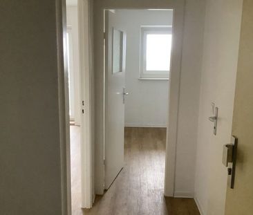 Herrlicher Ausblick, 1 Zimmer Wohnung mit Balkon und einem Fahrstuhl! - Foto 5