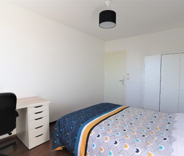 Location Appartement 4 pièces 74m² - Photo 4