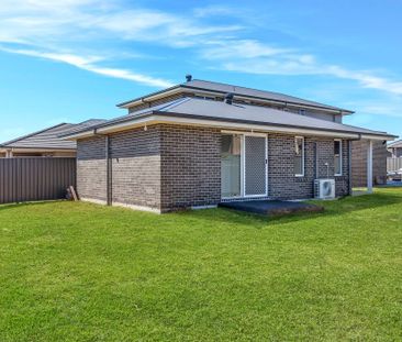 Stylish Near-New 2-Bedroom Granny Flat - Minutes from Gregory Hills... - Photo 4