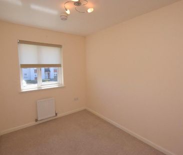 2 bedroom end of terrace house to rent - Photo 2